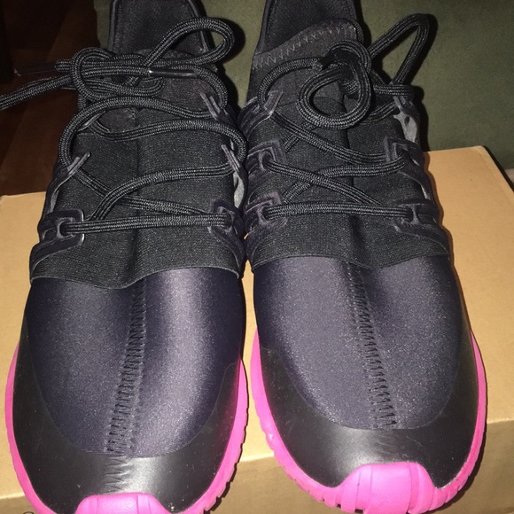 Adidas - Picture 2 of 4